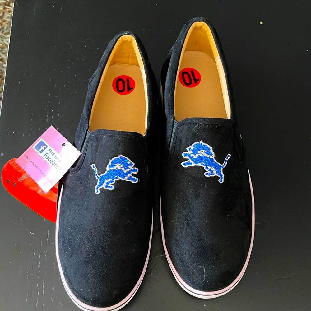 Women’s Lions slip on